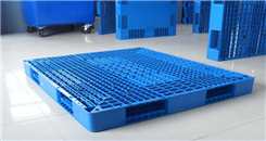 如何根據材質選擇塑料托盤